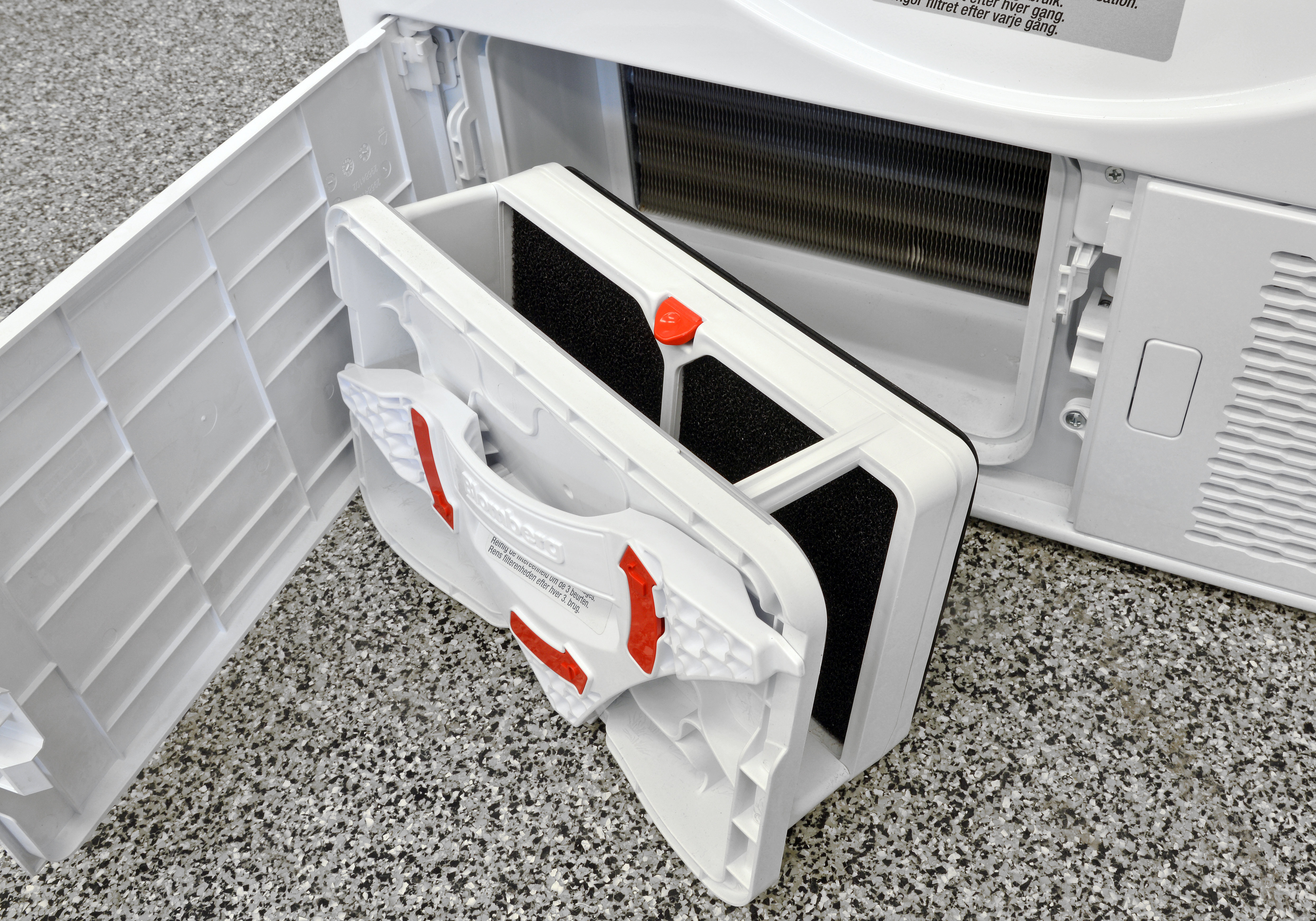 Blomberg DHP24412W 24Inch Compact Ventless Heat Pump Dryer Review