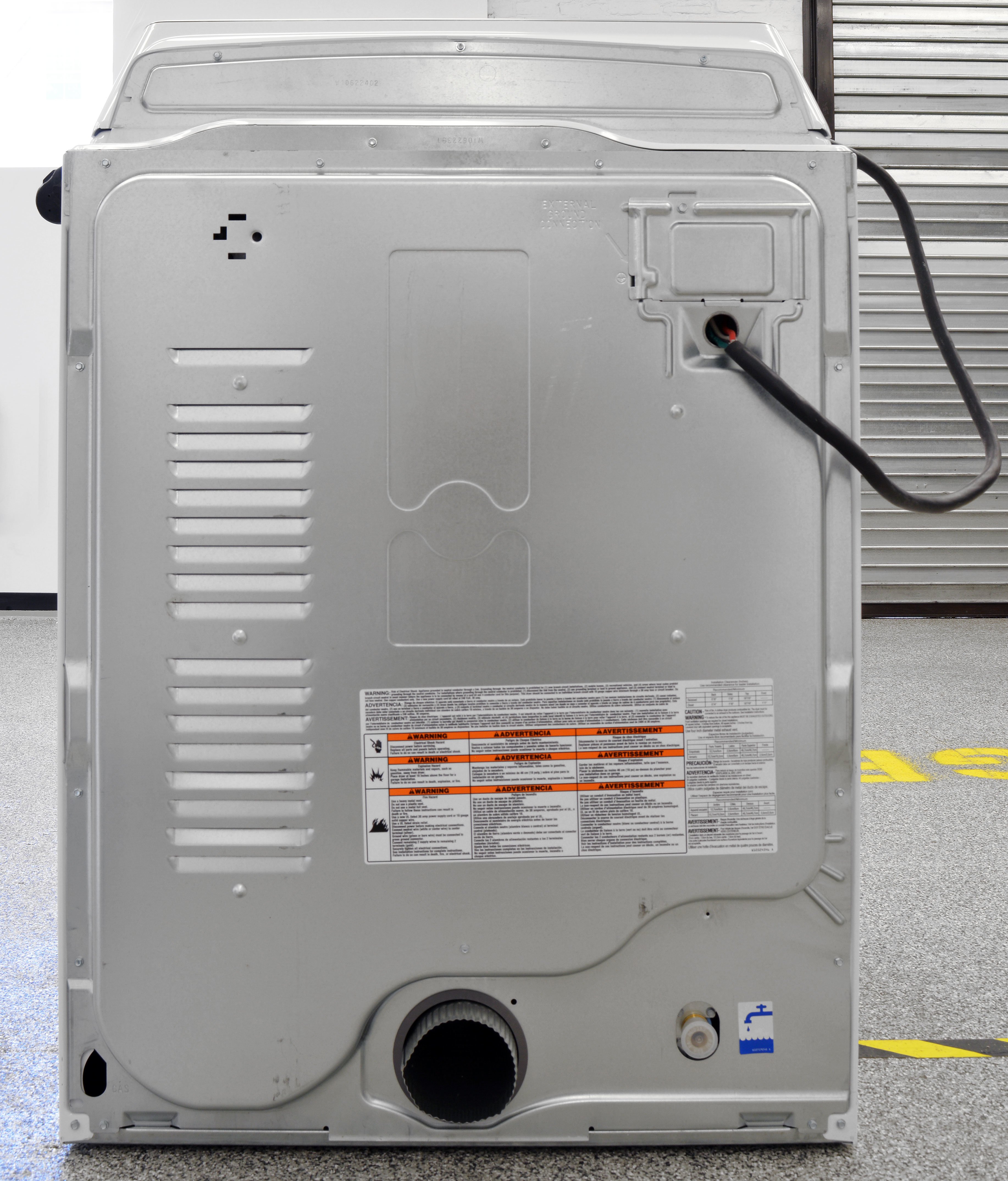 Do steam dryers require water hookup