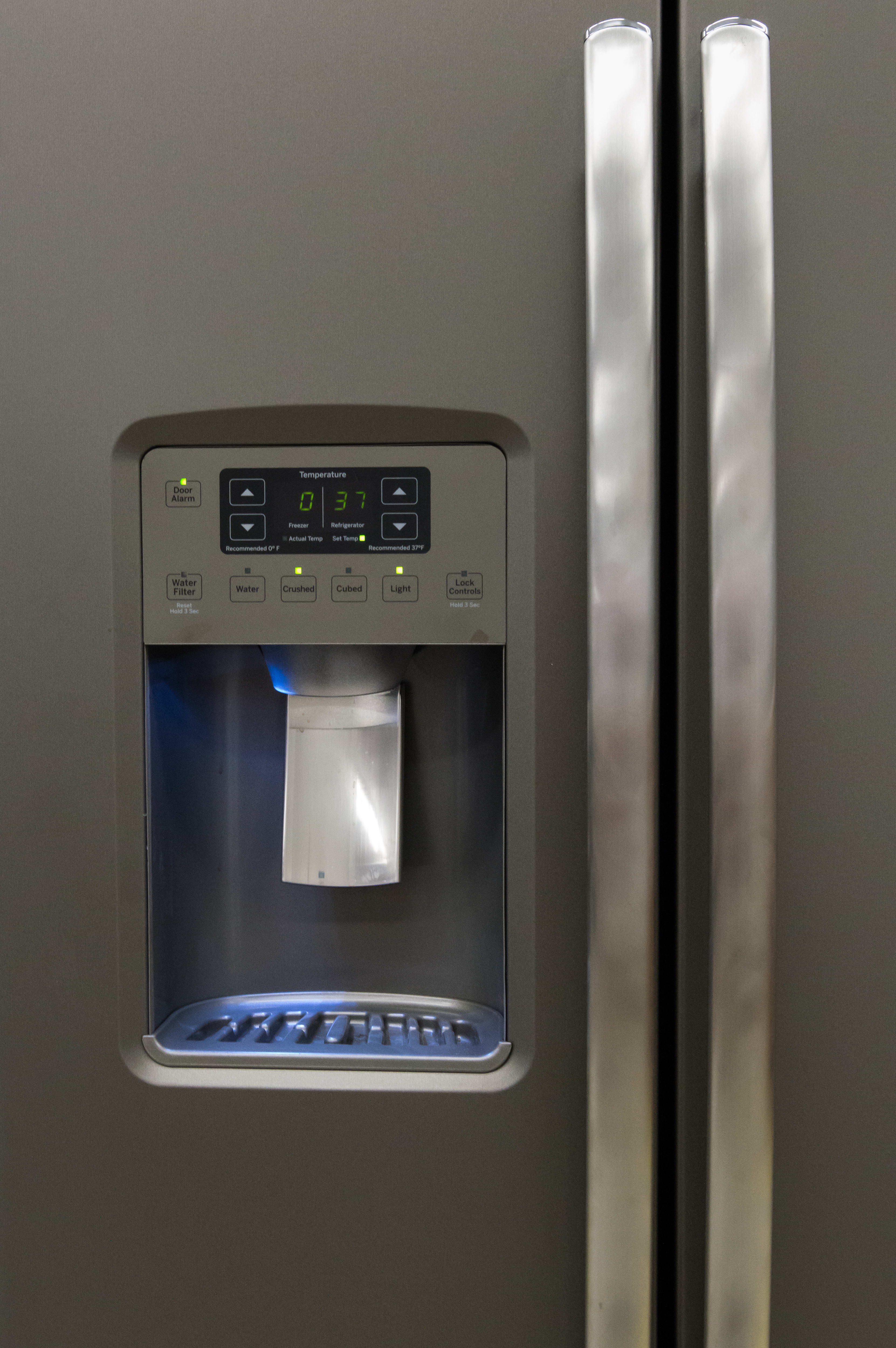 GE GSE25HMHES GSS25GSHSS GSE25GGHBB GSE25GGHWW sidebyside