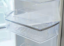 Samsung-RF32FMQDBSR-shelf-accessories.jpg
