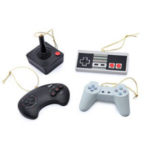 f2cd_classic_video_game_controller_ornament_set.jpg