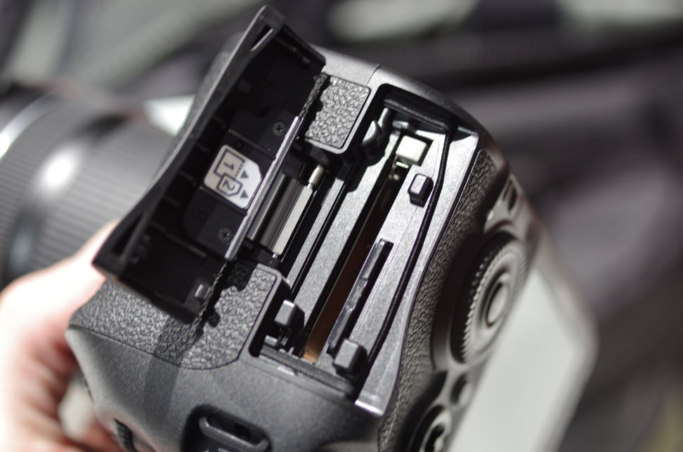 Dual Memory Card Slots.jpg
