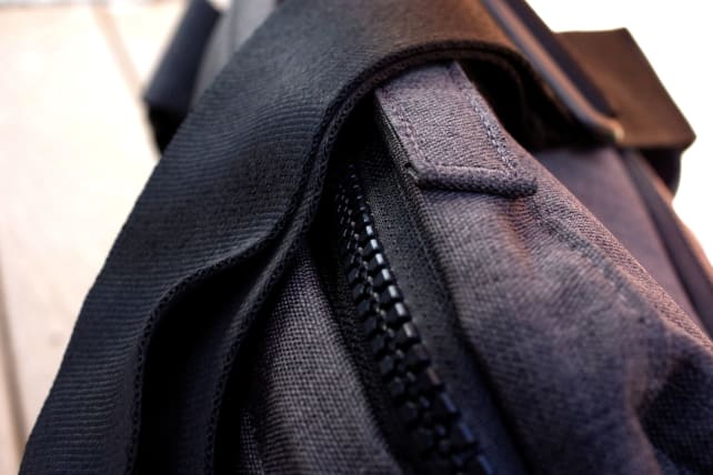 CASE-LOGIC-IPAD-MAIN-ZIPPER.jpg