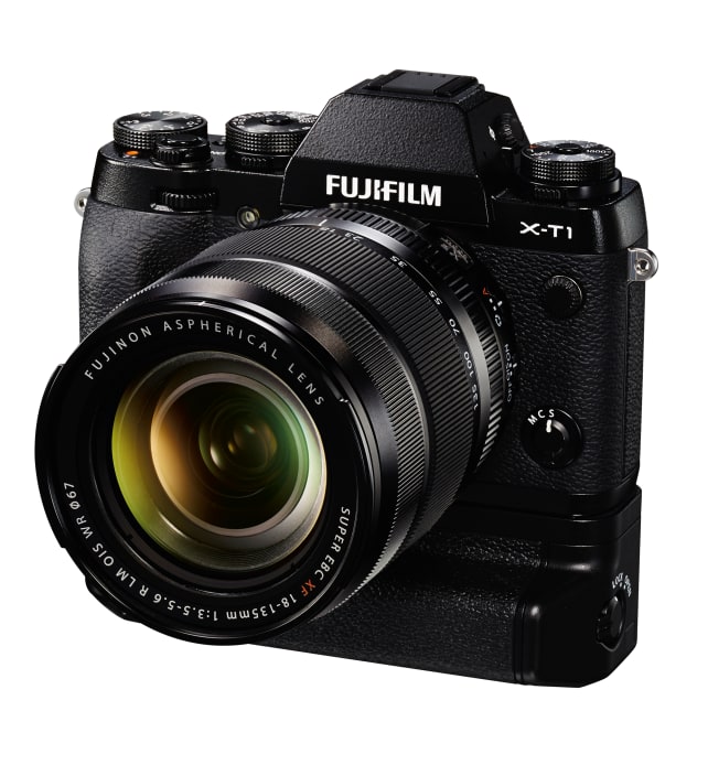 X-T1_VGXT1_Black_Front_Left_18-135mm_Ref.jpg