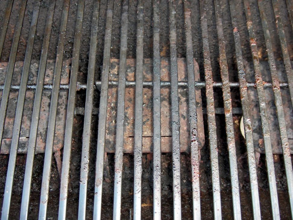 Grill with rusty grates