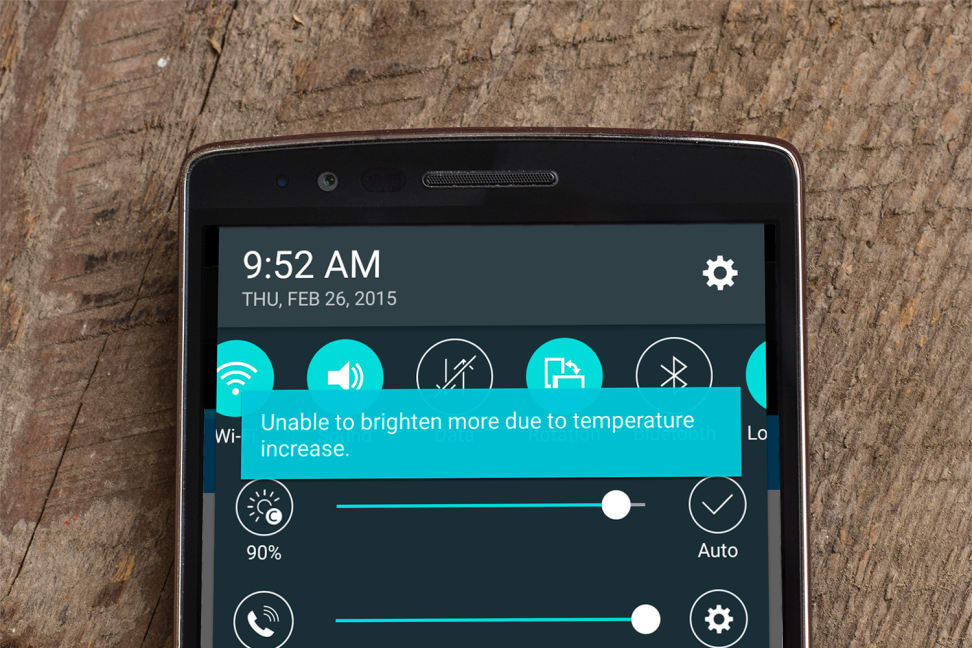 lg-g-flex-2-review-design-throttle.jpg