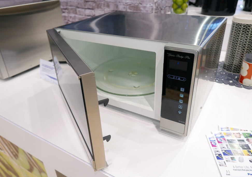 Cyclonic Microwave Door