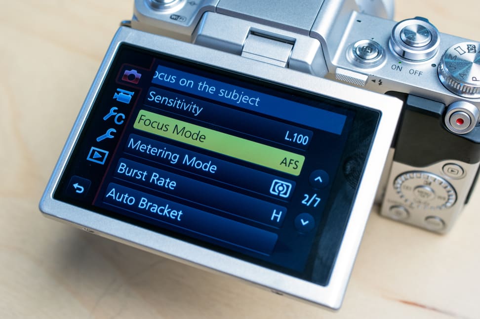 Panasonic Lumix DMC-GF7 Rear LCD