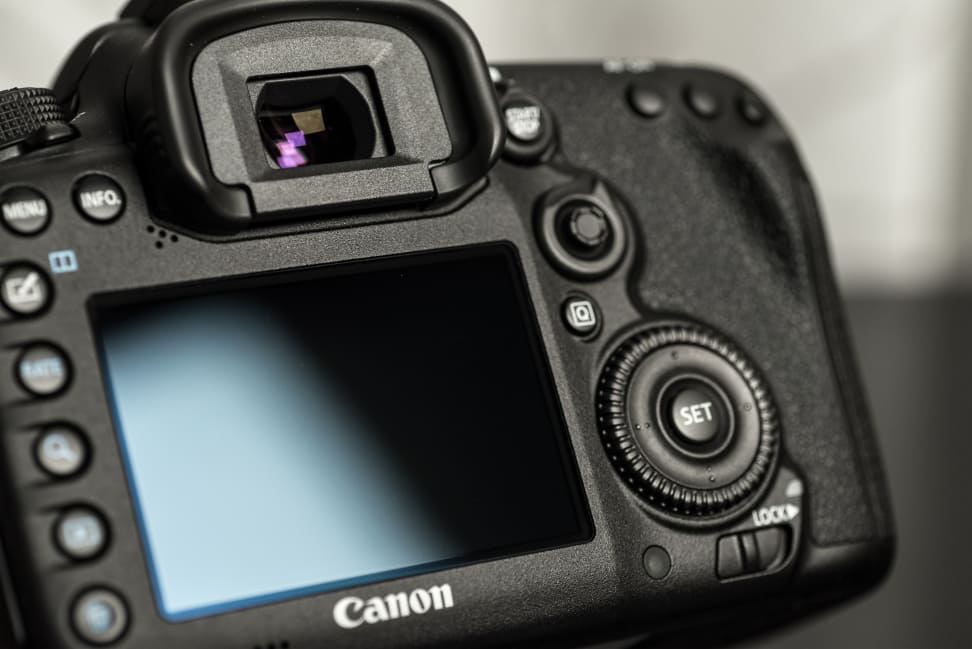 CANON-7D-MK2-DESIGN-LCD.jpg