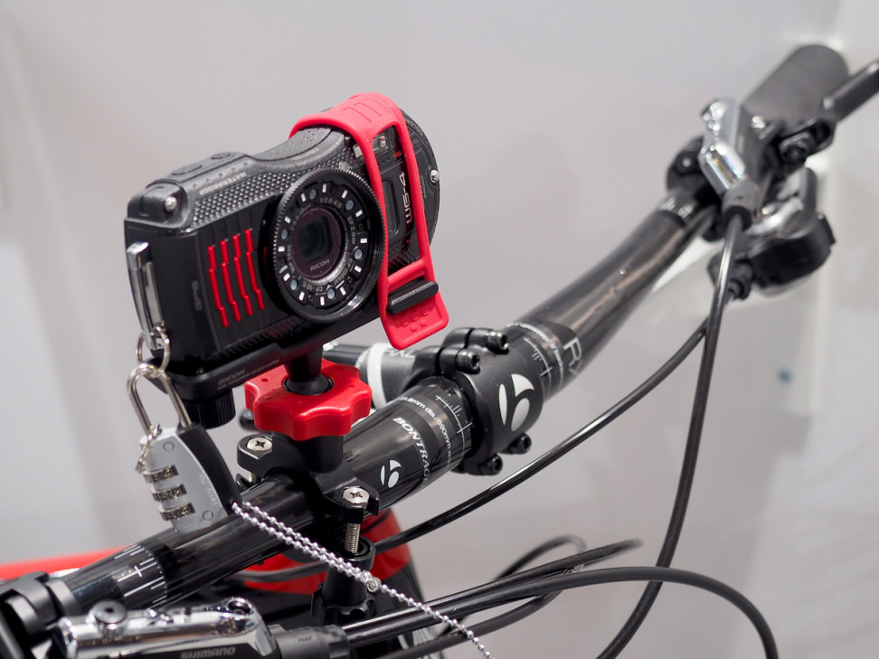 Ricoh-WG-20-Mount.jpg