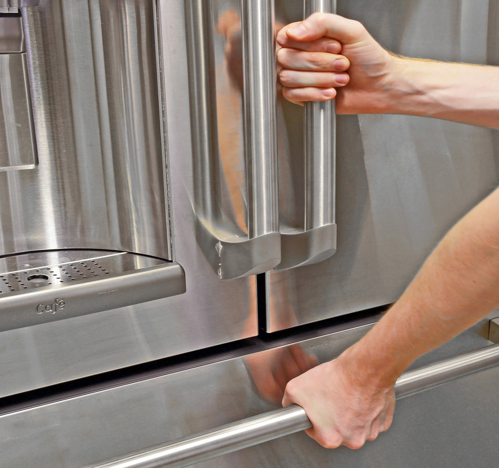 GE-Cafe-CFE28TSHSS-handles.jpg