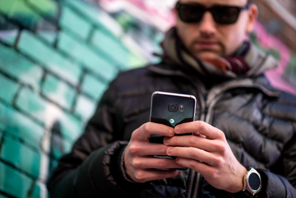 Samsung Galaxy S6 Edge+ In Use 2