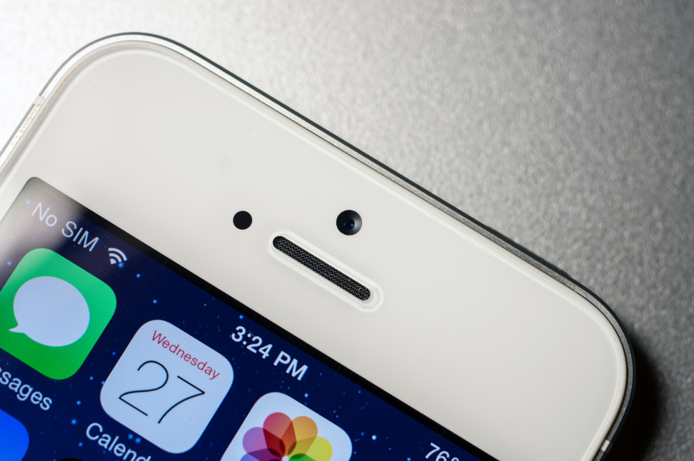 Apple-iPhone-5s-review-design-earpiece.jpg