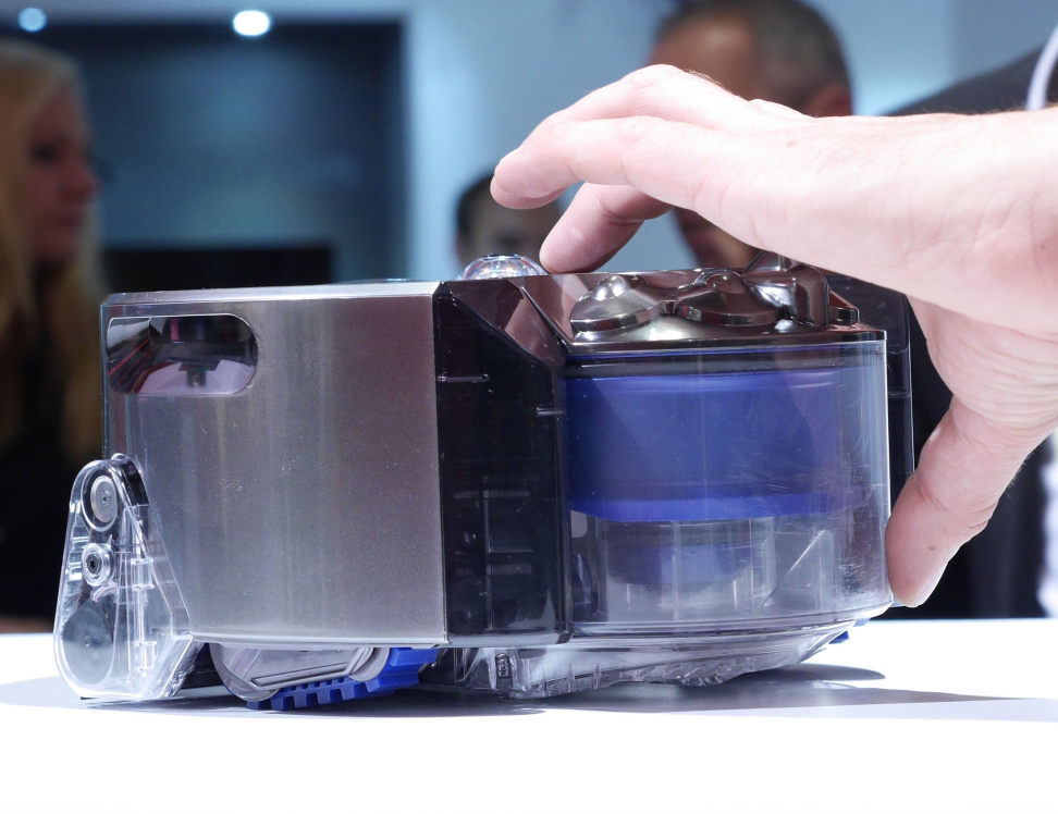 Dyson 360 Eye Robot Vaccum Hands On5.jpg