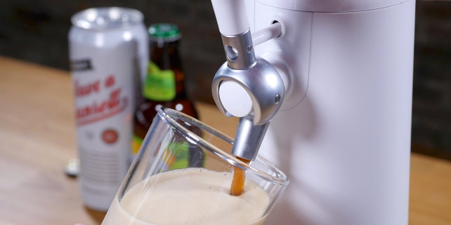 Fizzics Waytap Pour Close-Up