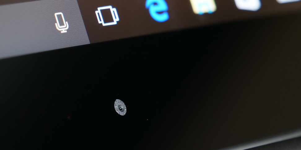 Dell XPS 15 (9560) webcam