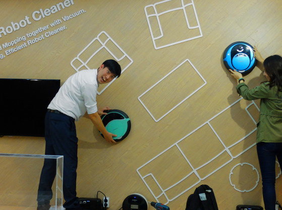 moneual-robot-IFA.jpg