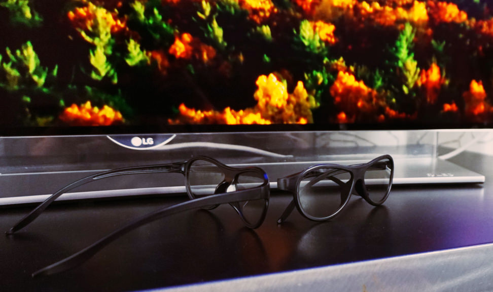 LG-65EG9600-3D-Glasses