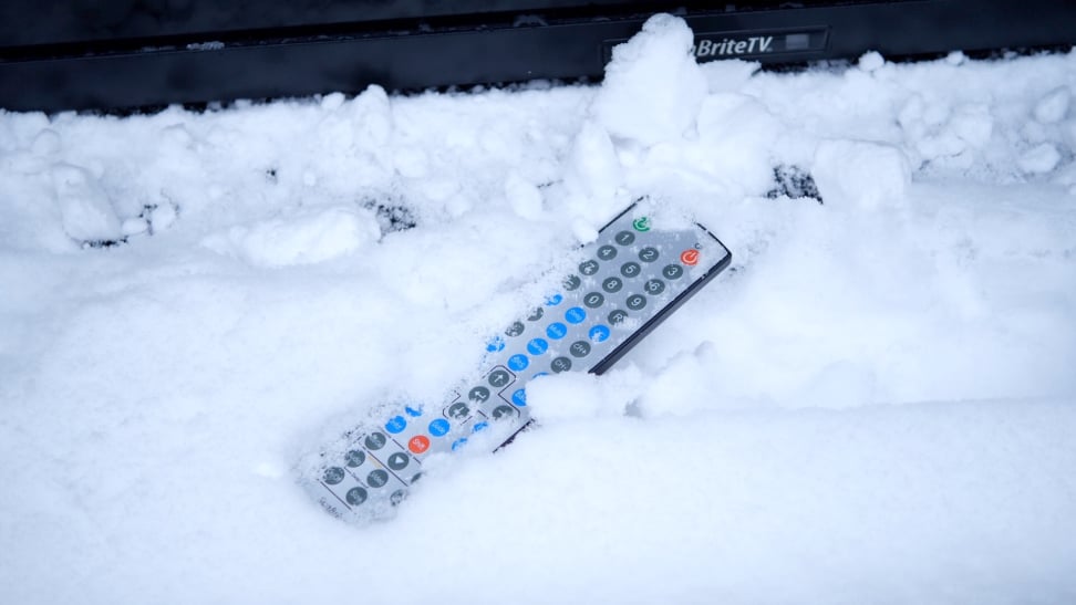 SunBrite-Veranda-remote