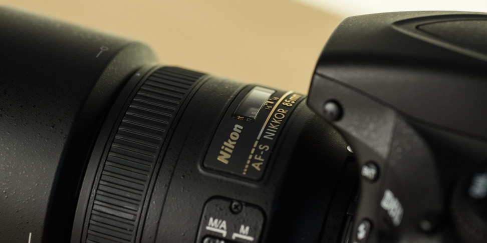 nikon-85mm-f1p8-review-design-camera-top1.jpg