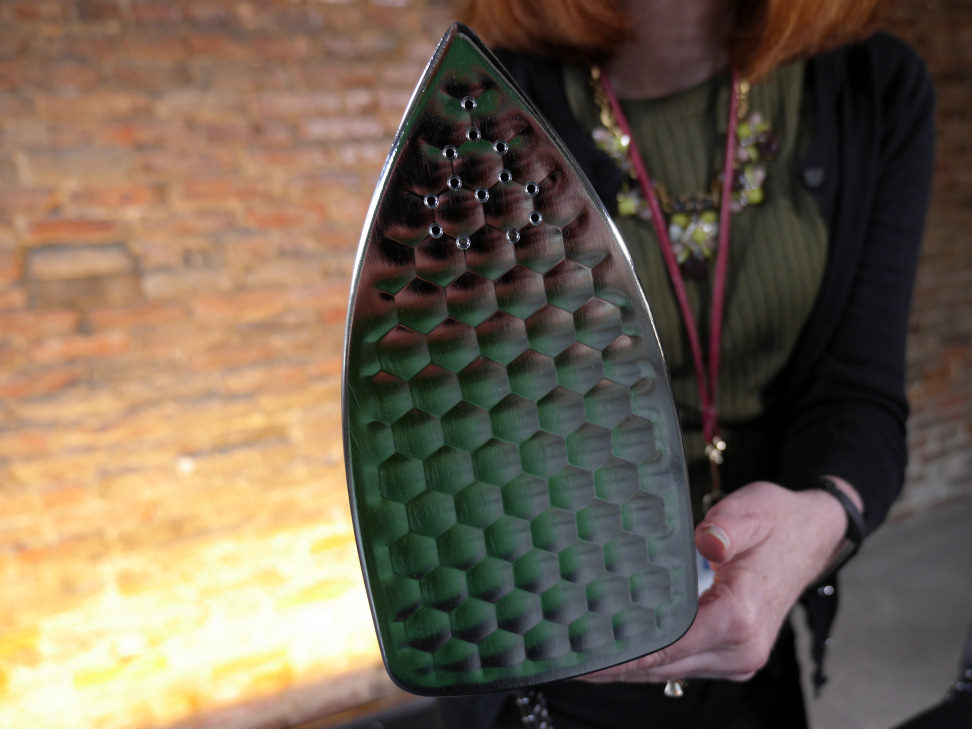 Honeycomb-plate-on-iron