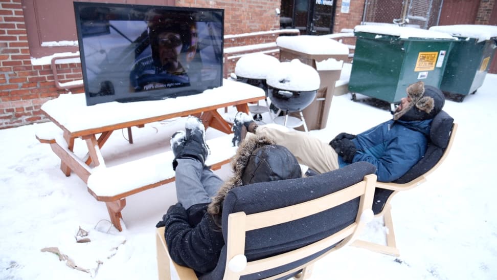 SunBrite-Veranda-outdoor-viewing