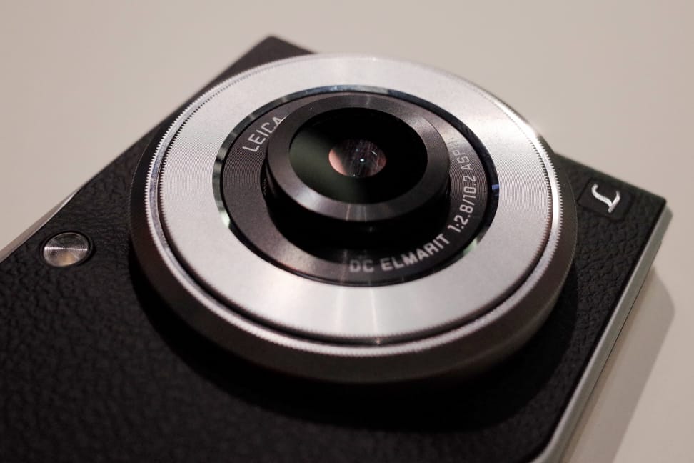 lumix-cm1-lens-pop.jpg