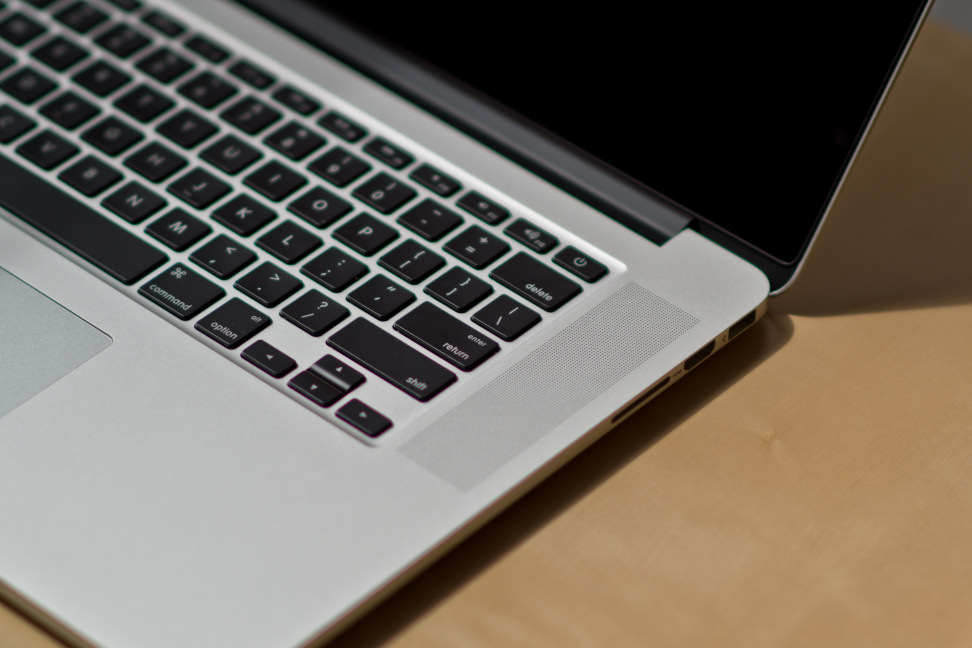 macbook-pro-retina-design-1-speaker.jpg