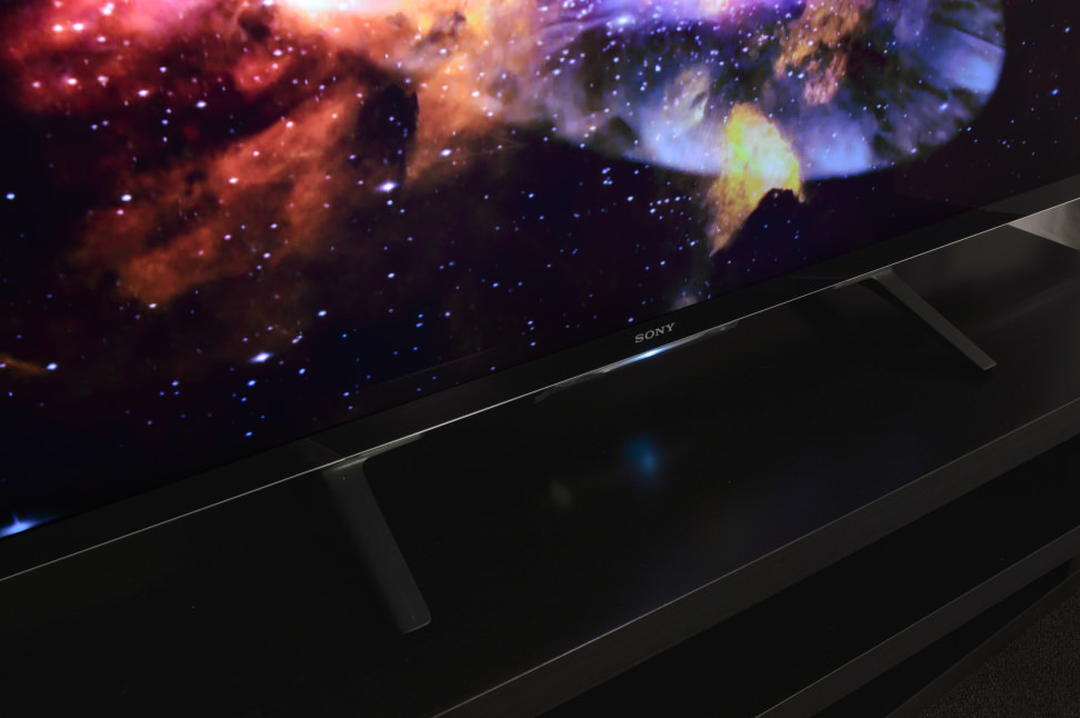 Sony-X950B-stand.jpg
