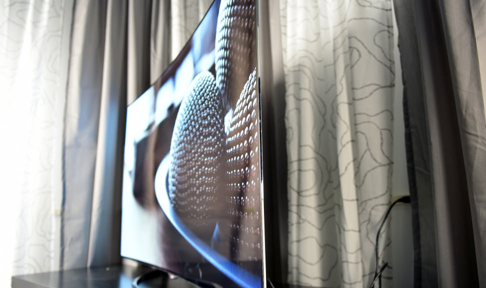 LG-65EC9700-Side.jpg