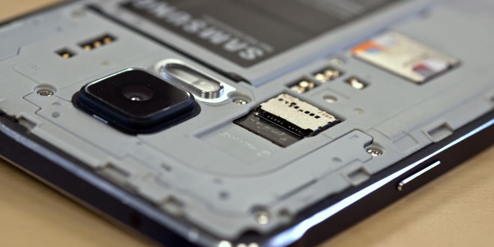 samsung-galaxy-note-4-review-design-microsd.jpg